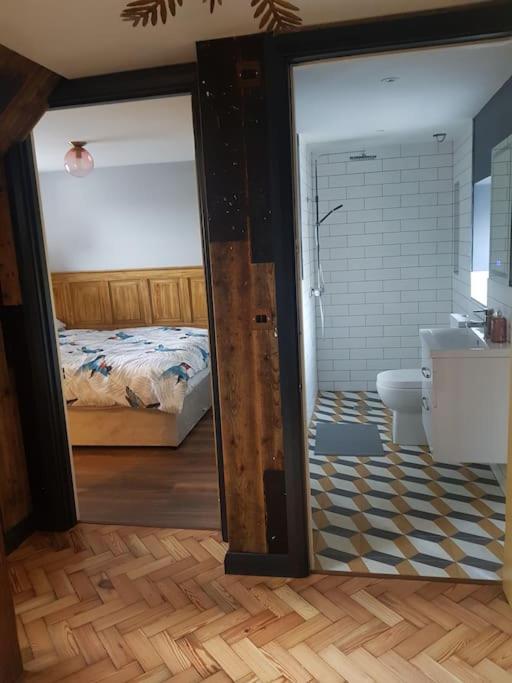 Bartholomew'S Loft At Johnsfort Raistin Exteriör bild